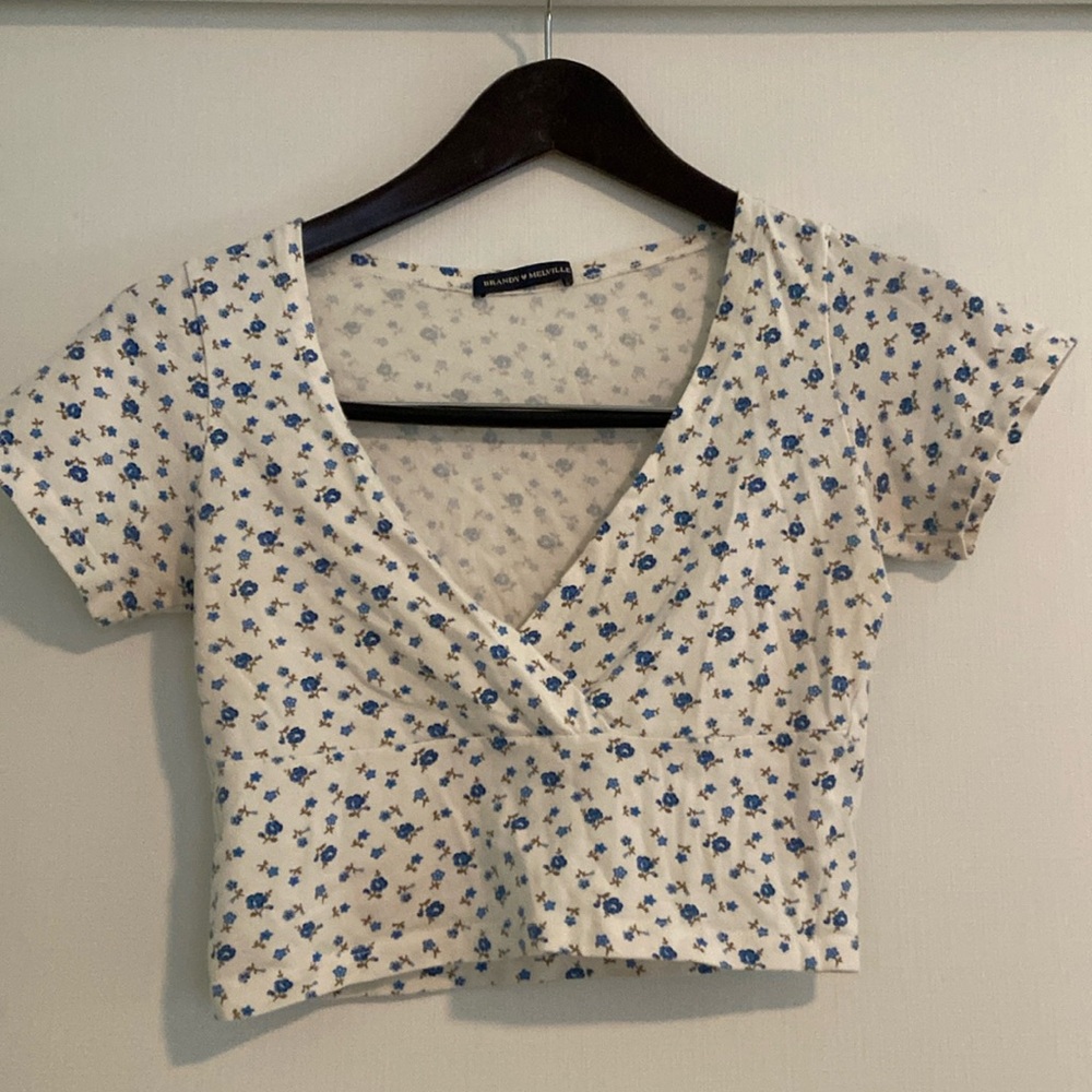 Brandy Melville crop top size S